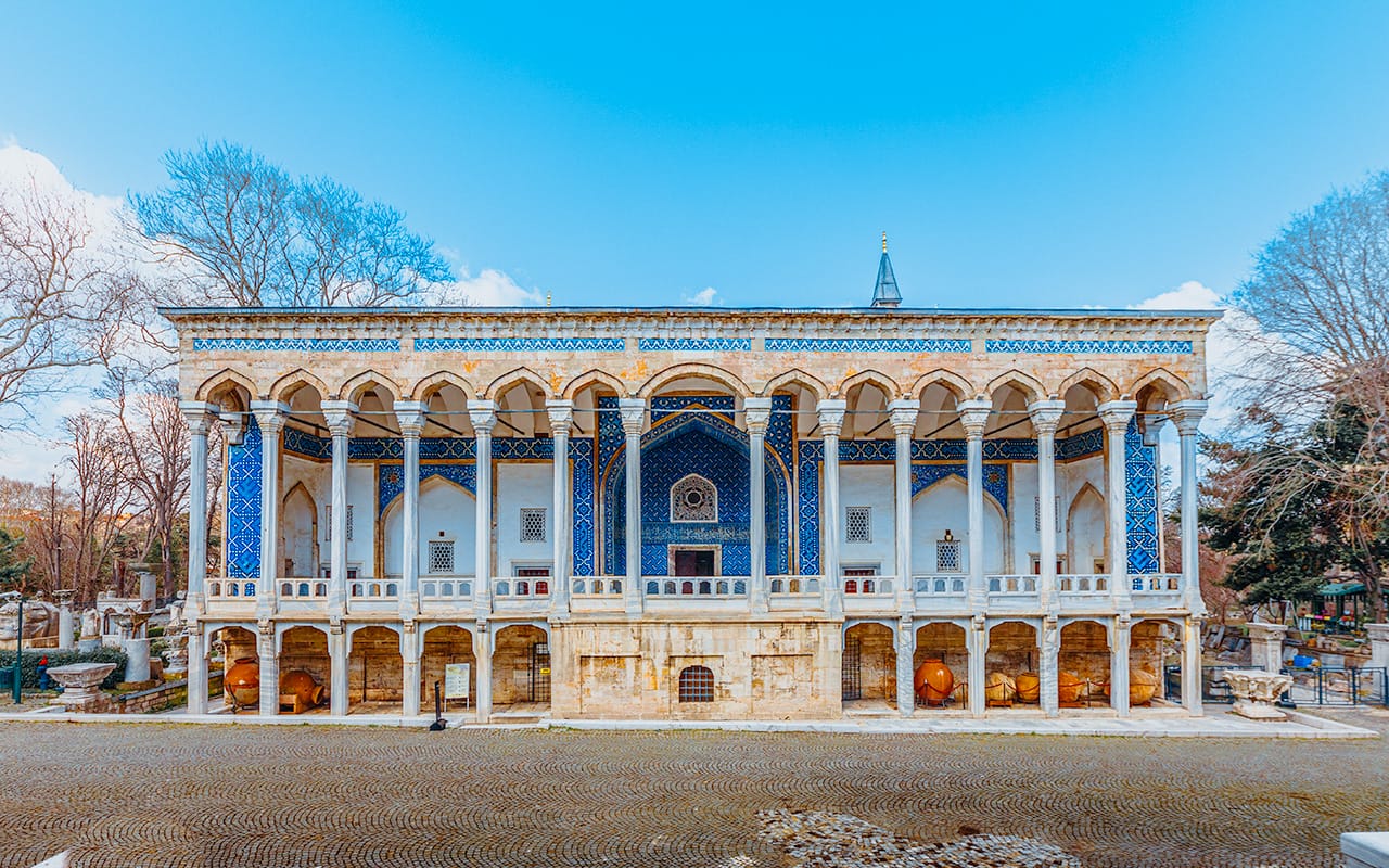 Çinili Köşk Nerede, Nasıl Gidilir? Tarihî ve Eşsiz Güzelliğiyle Buraya Gitmeliyiz!