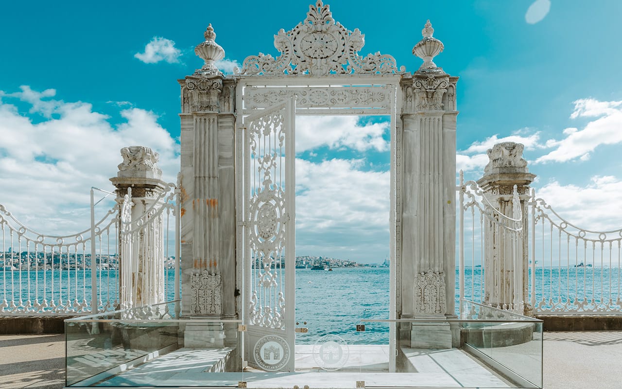 Dolmabahçe Sarayı ve Bahçesi