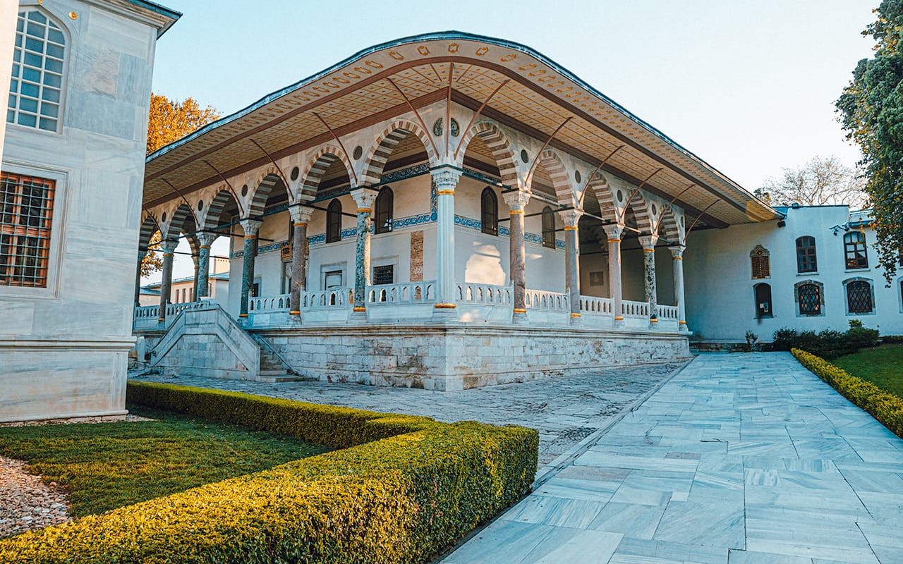 Topkapı Sarayı ve Harem Dairesi: Osmanlı İmparatorluğu'nun Kalbi