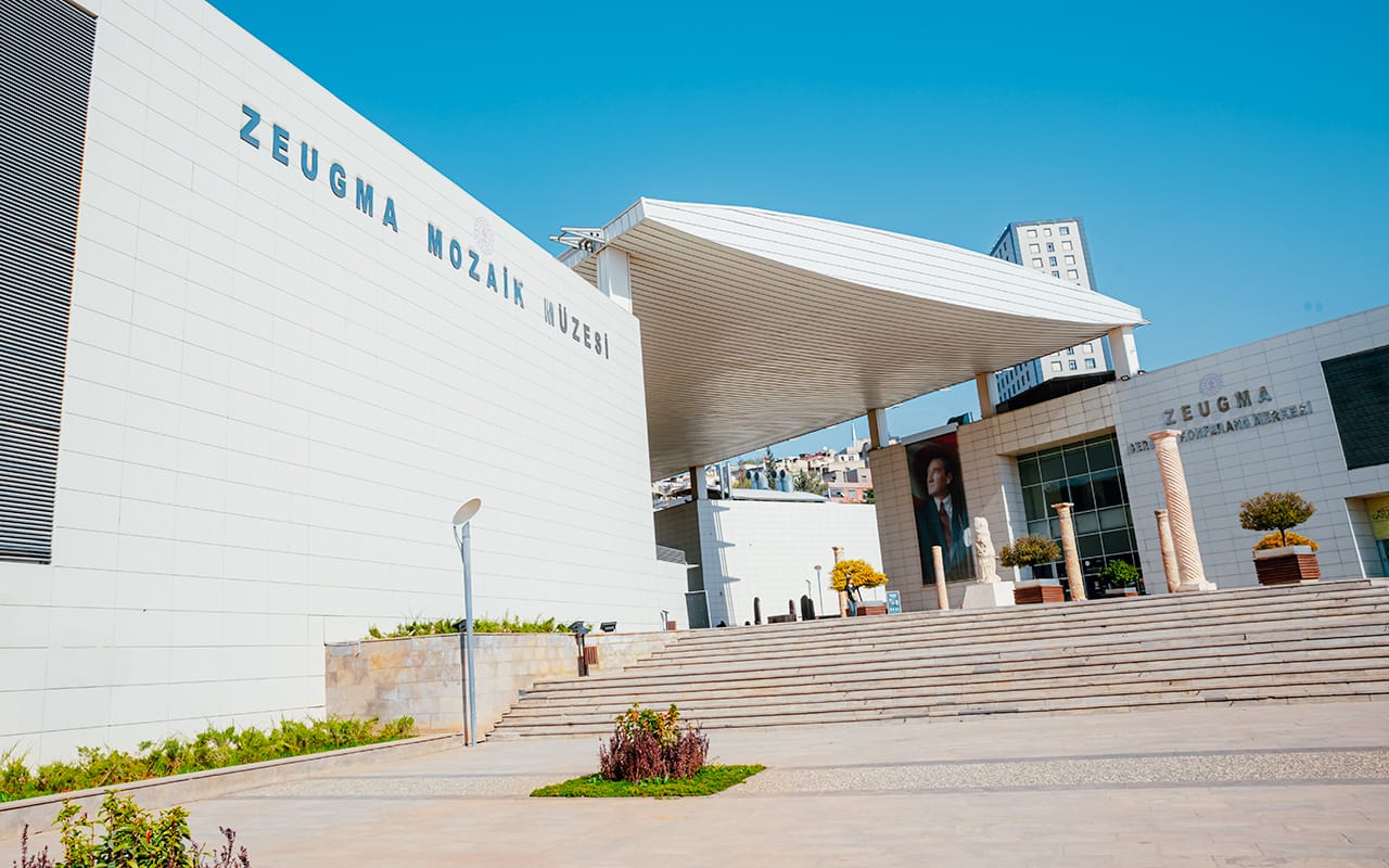Zeugma Mozaik Müzesi: Gaziantep’te Tarihin Sanatla Buluştuğu Yer 🏛️🎨🌍