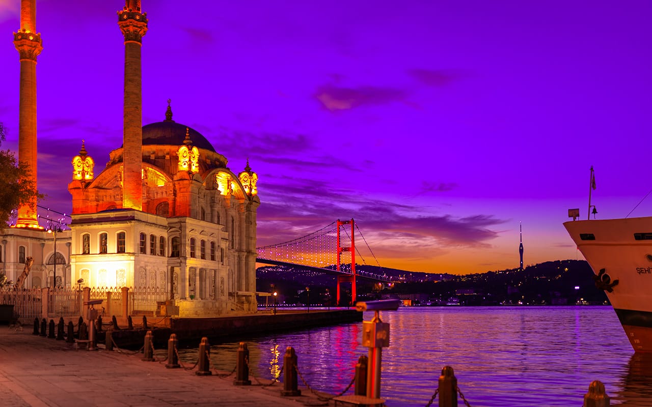 Ortaköy Camii